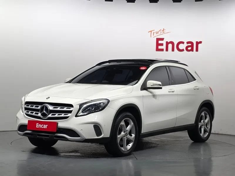 Mercedes-Benz GLA 220