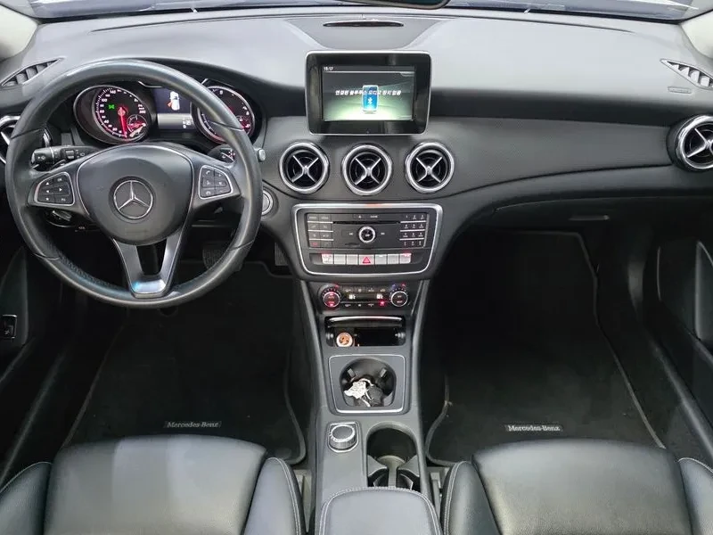 Mercedes-Benz GLA 220, снимка 7 - Автомобили и джипове - 56735956
