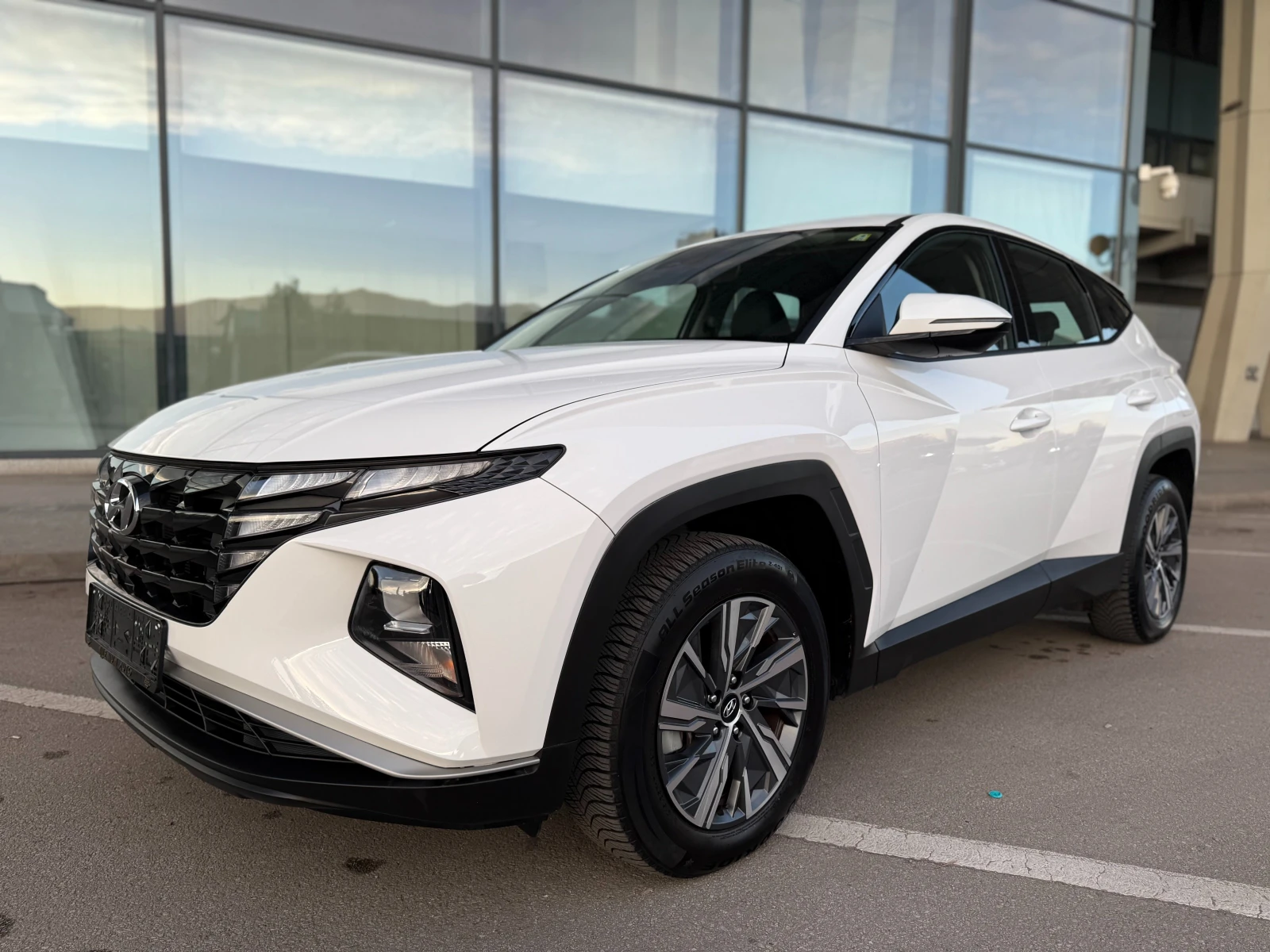 Hyundai Tucson 6 МЕСЕЦА ГАРАНЦИЯ/1.6i Hybrid Кожа/Подгрев/Камера, снимка 1