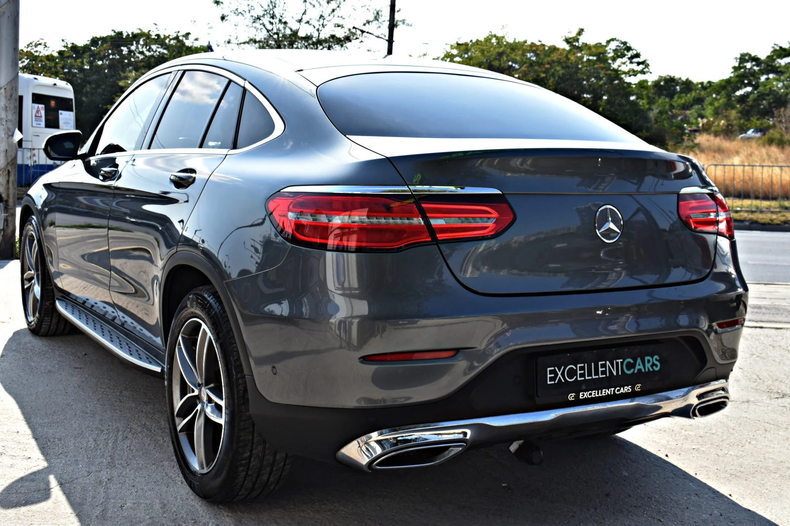 Mercedes-Benz GLC 220 COUPE* 9G* SPORTPACK* BURMEISTER* BRAKE-ASSIST - изображение 4