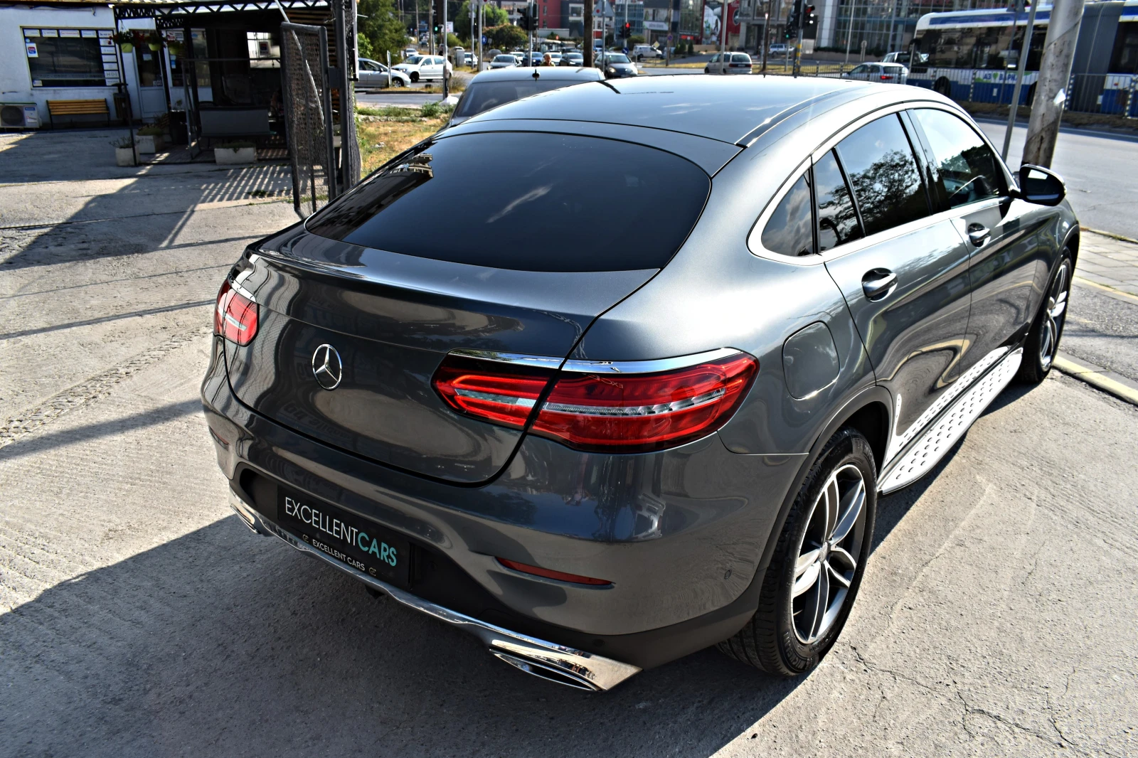 Mercedes-Benz GLC 220 COUPE* 9G* SPORTPACK* BURMEISTER* BRAKE-ASSIST - изображение 5