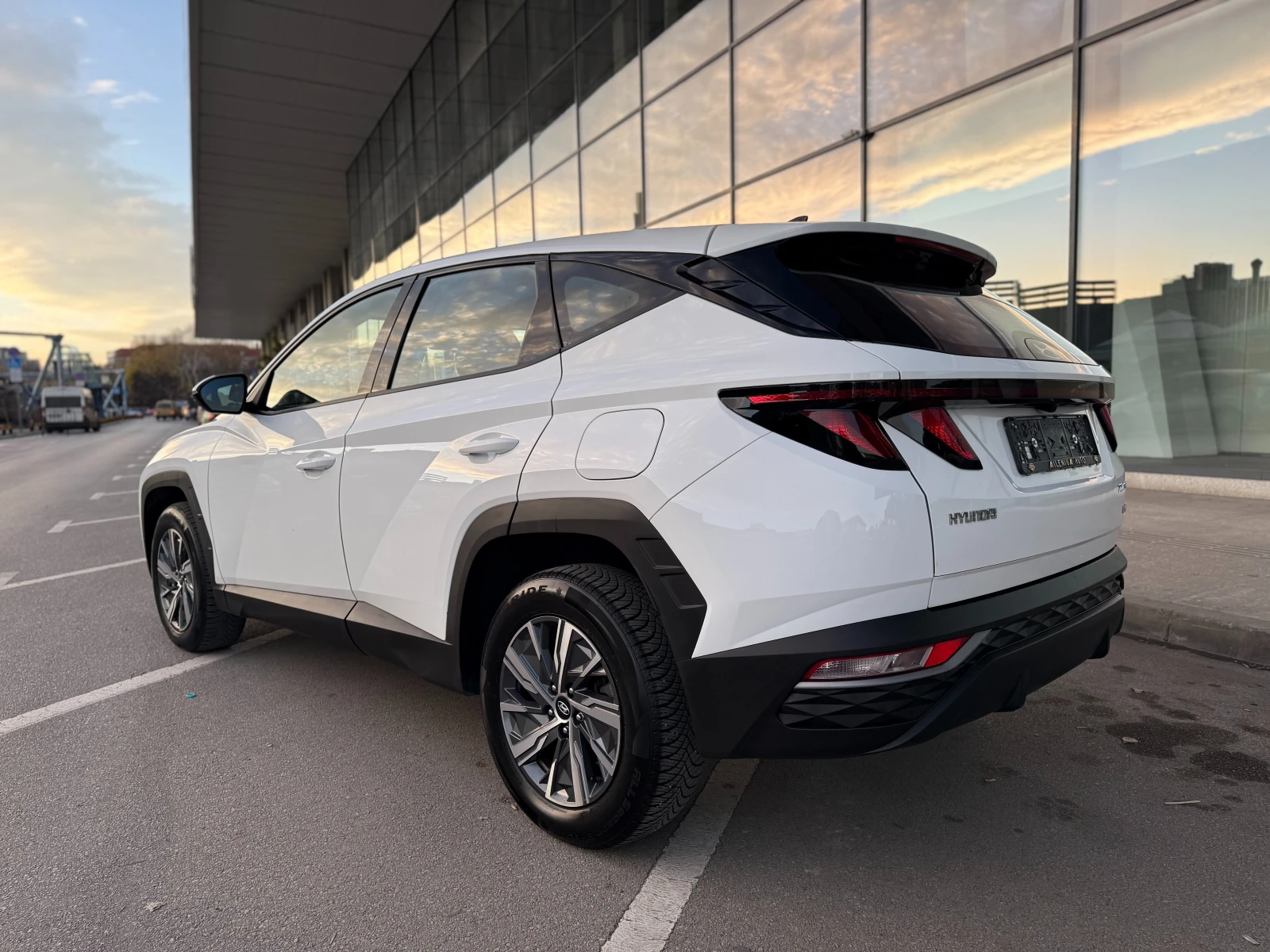 Hyundai Tucson 6  /1.6i Hybrid // | Mobile.bg   3