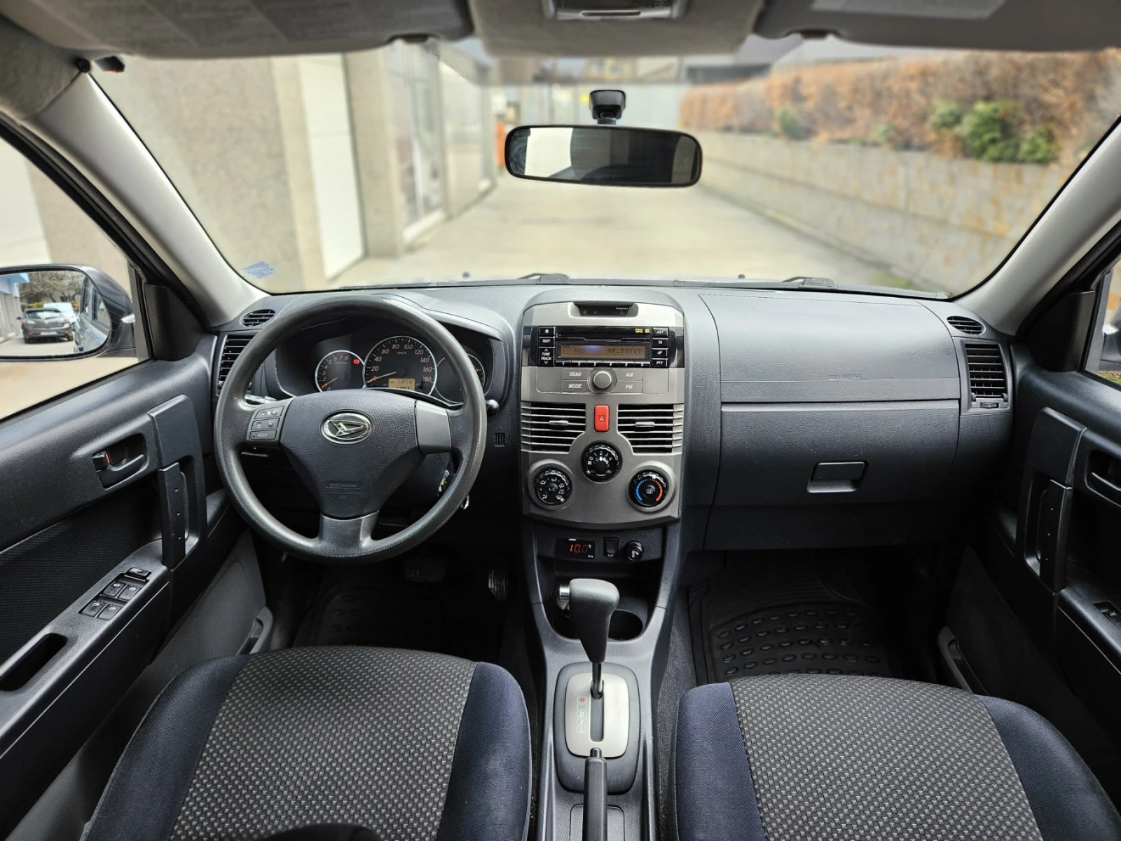 Daihatsu Terios 4х4 Автоматик, снимка 11 - Автомобили и джипове - 54018994