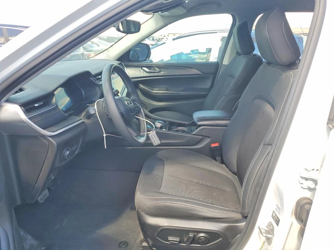 Jeep Grand cherokee 3.6l Laredo, снимка 7 - Автомобили и джипове - 54558067
