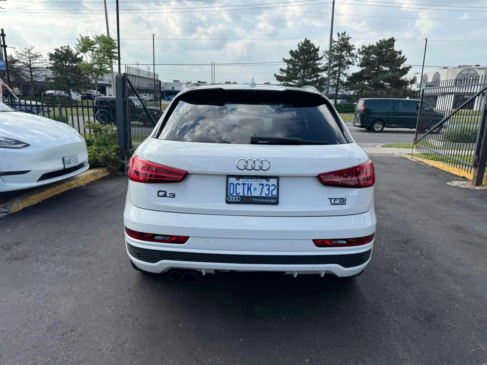 Audi Q3 Technik * ПАНОРАМА * CARFAX * АВТО КРЕДИТ, снимка 5 - Автомобили и джипове - 55120750