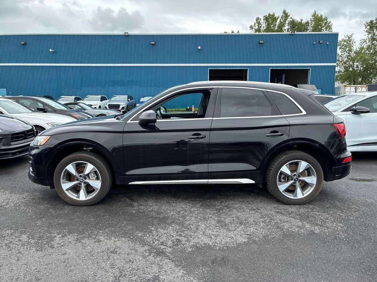 Audi Q5 Komfort / DISTRONIC / CAMERA / CARFAX / АВТОКРЕДИТ, снимка 2 - Автомобили и джипове - 55701486