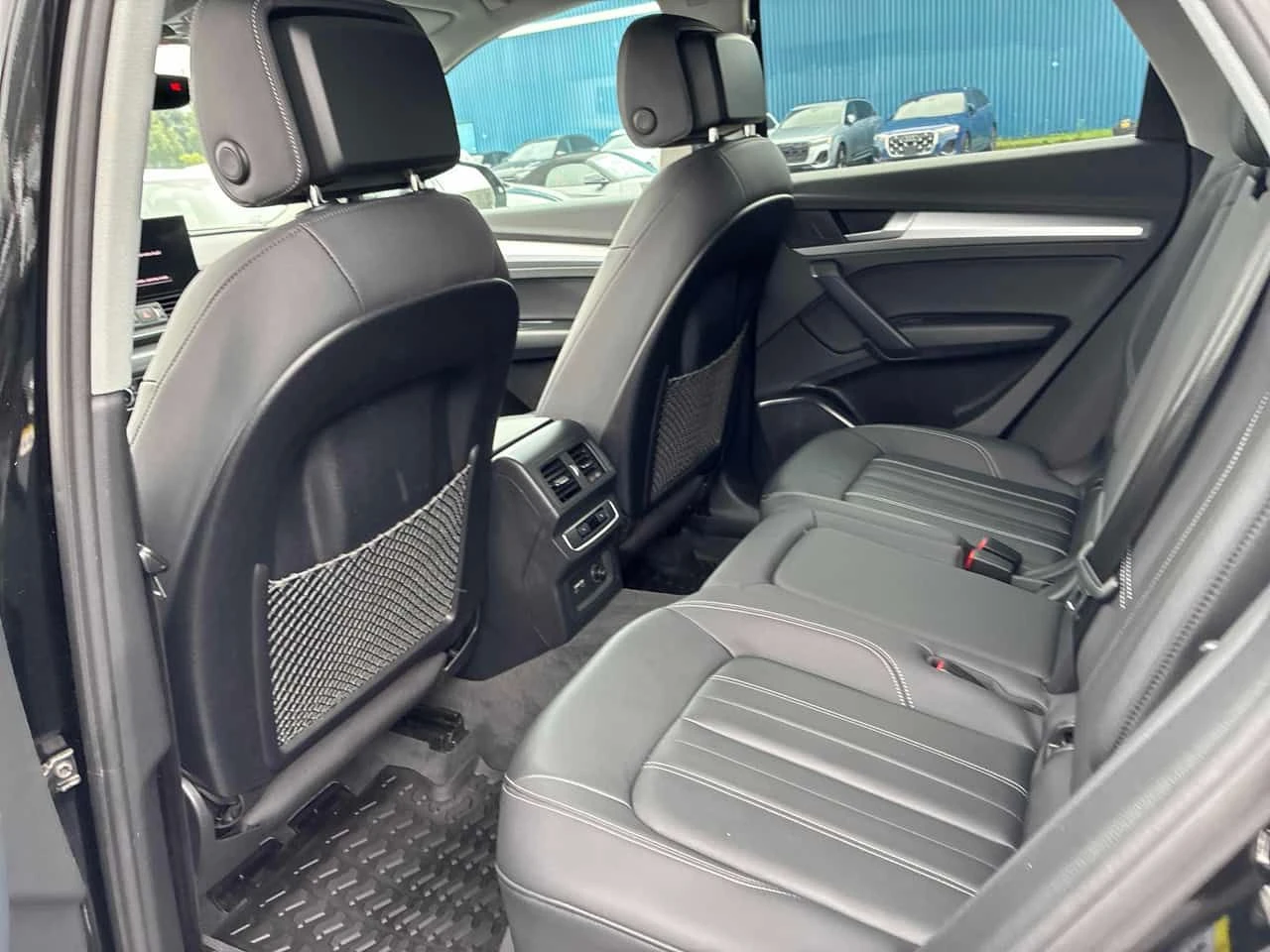 Audi Q5 Komfort / DISTRONIC / CAMERA / CARFAX / АВТОКРЕДИТ, снимка 13 - Автомобили и джипове - 55701486
