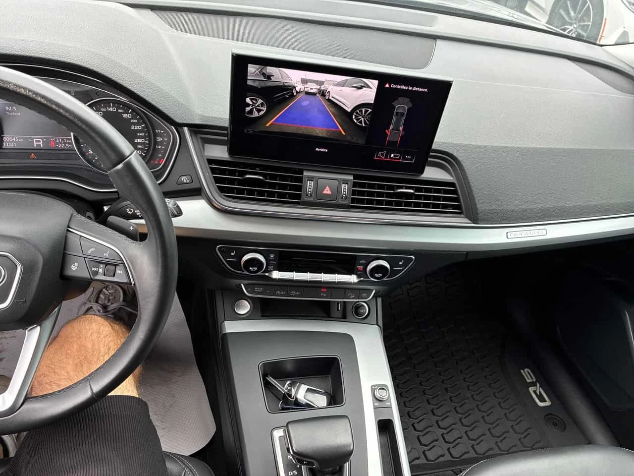 Audi Q5 Komfort / DISTRONIC / CAMERA / CARFAX / АВТОКРЕДИТ, снимка 9 - Автомобили и джипове - 55701486