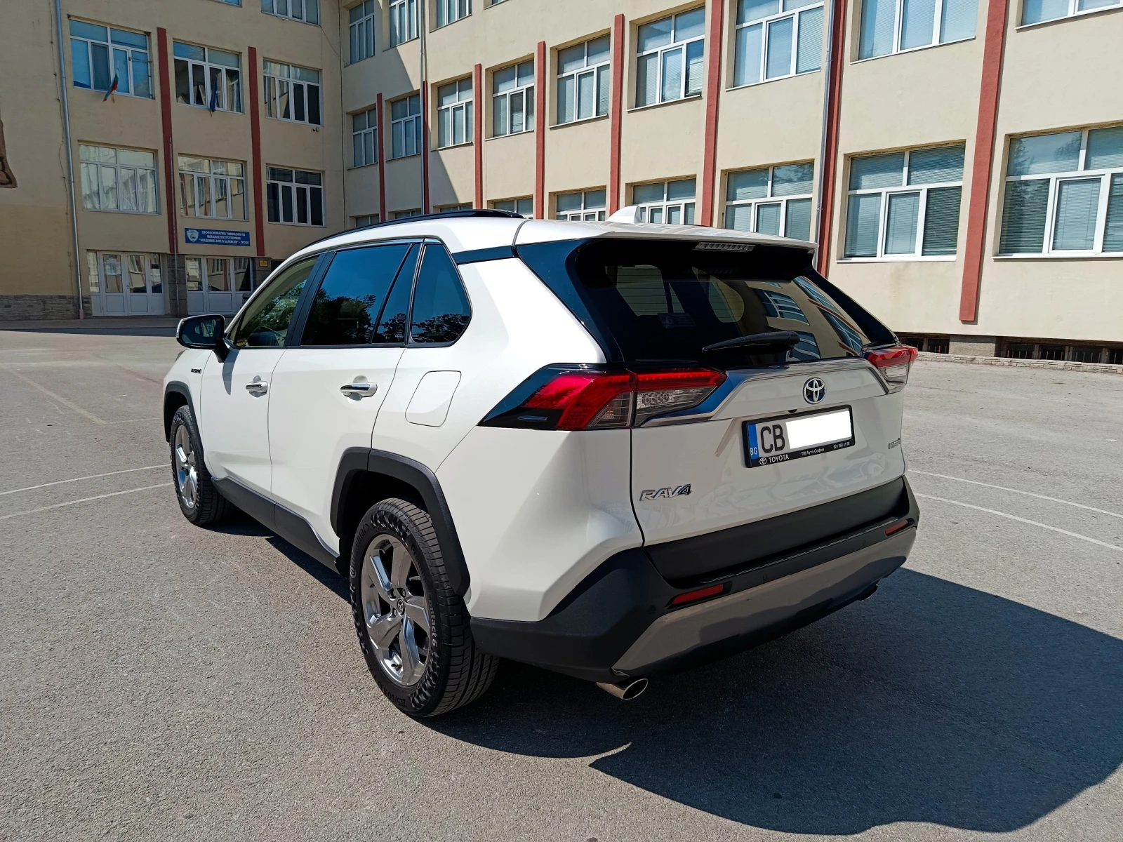 Toyota Rav4 Хибрид 4х4 Гаранция, снимка 3 - Автомобили и джипове - 55971029