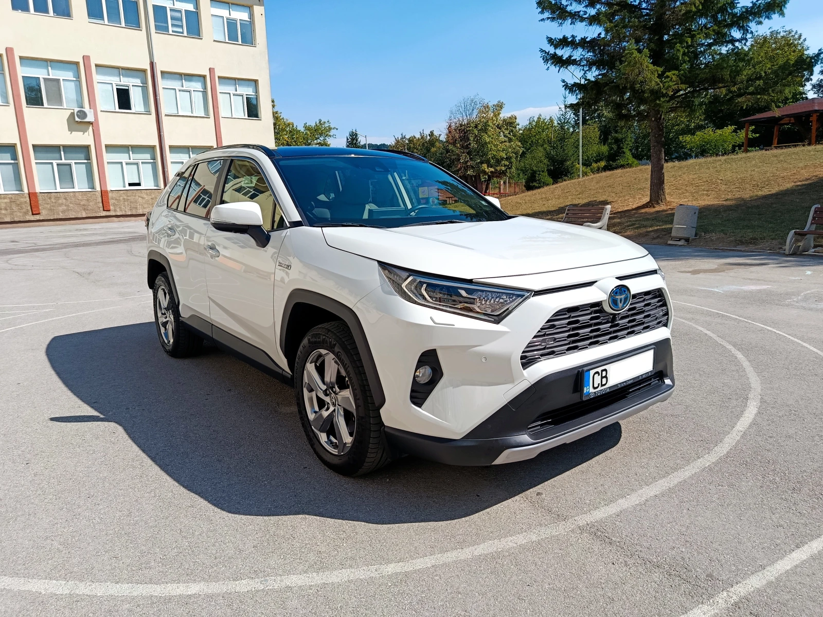 Toyota Rav4 Хибрид 4х4 Гаранция, снимка 7 - Автомобили и джипове - 55971029