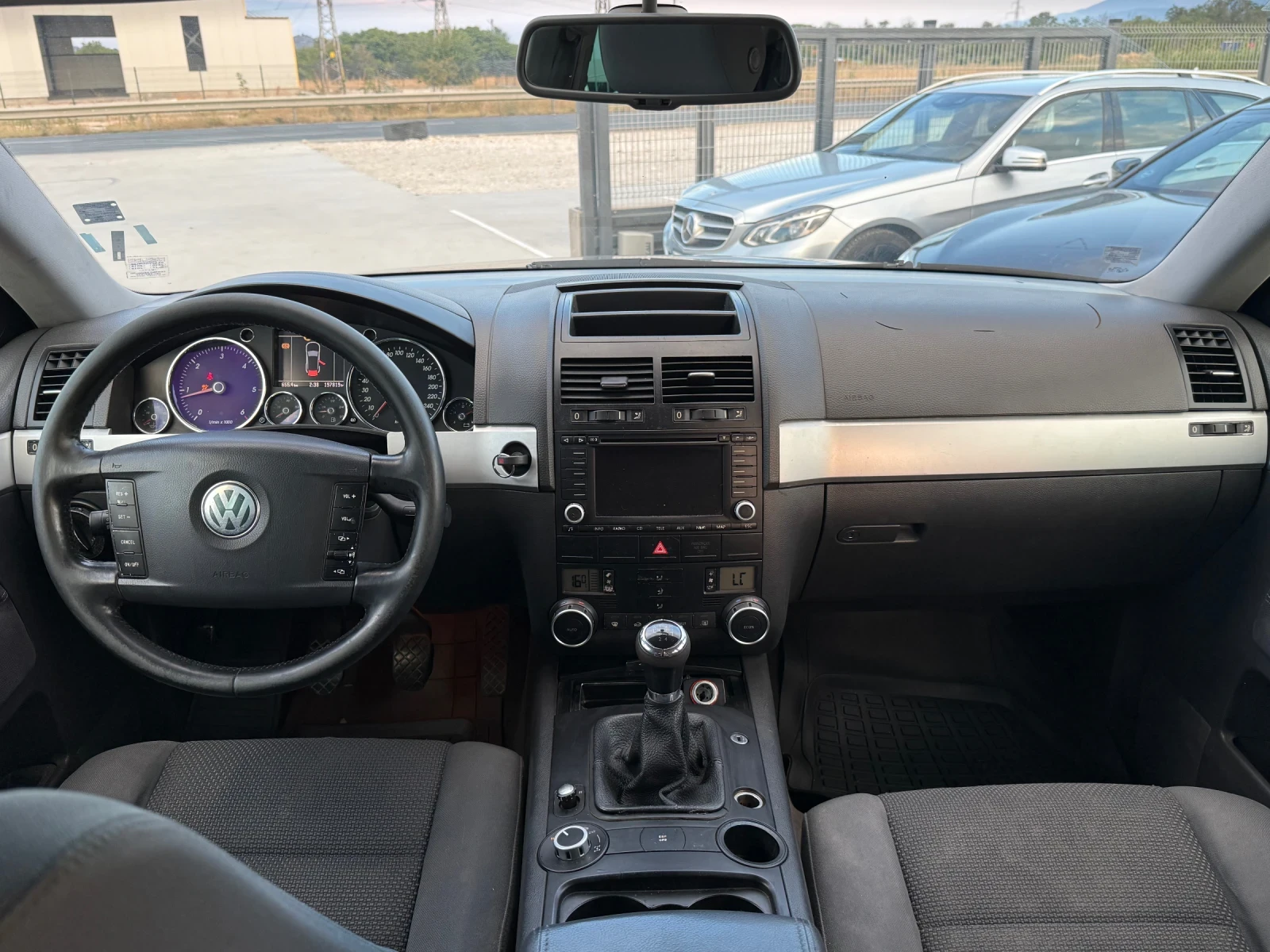 VW Touareg 2.5TDI* 2005г* РЪЧКА* , снимка 11 - Автомобили и джипове - 55982606