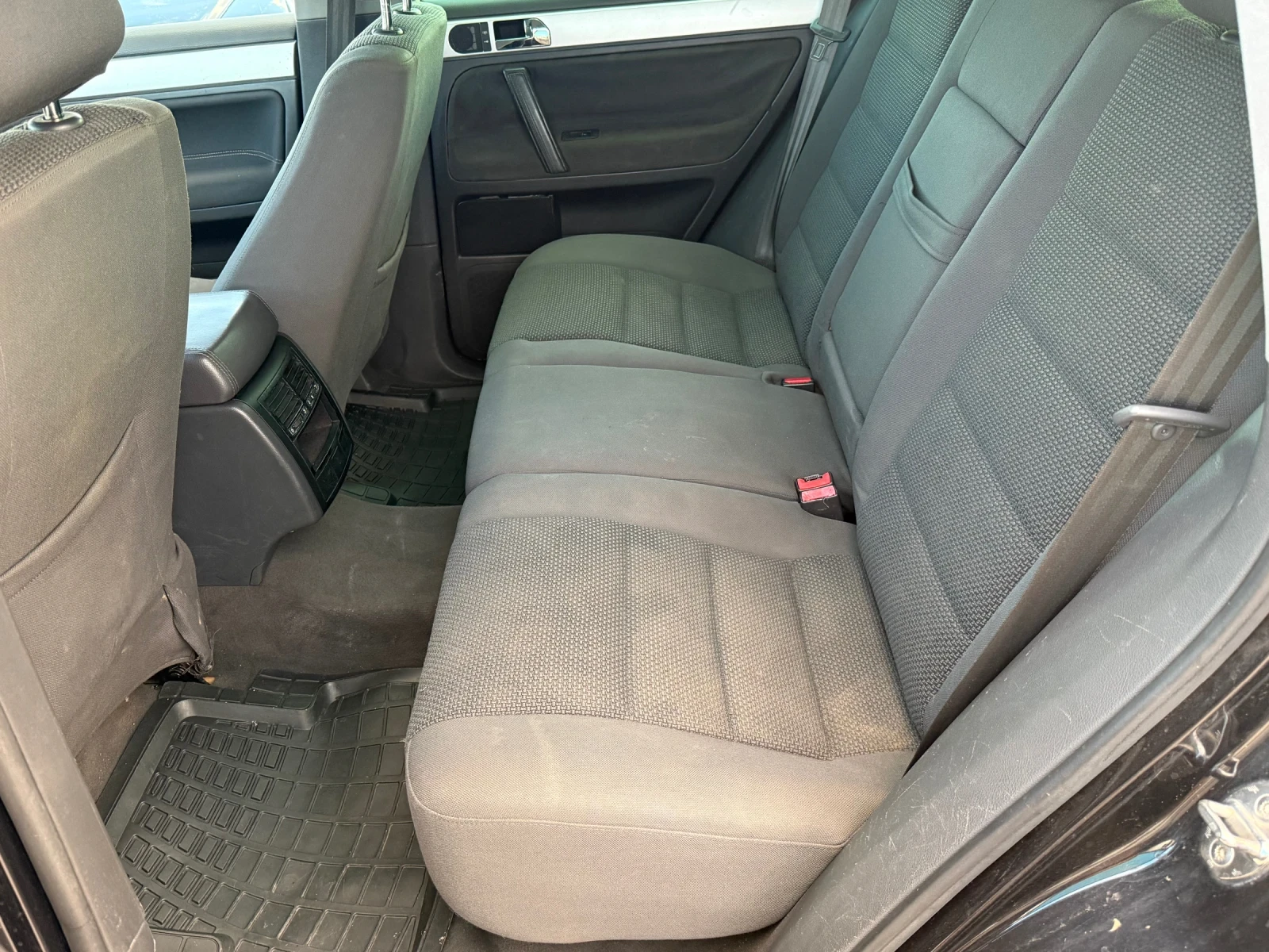 VW Touareg 2.5TDI* 2005г* РЪЧКА* , снимка 9 - Автомобили и джипове - 55982606