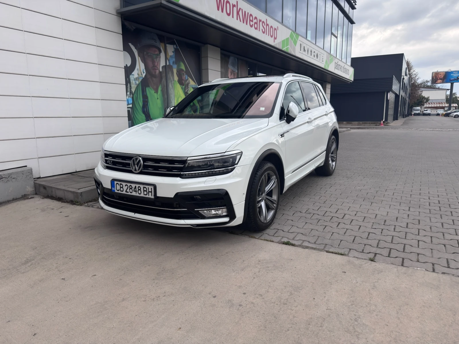VW Tiguan 2.0TSI R-Line