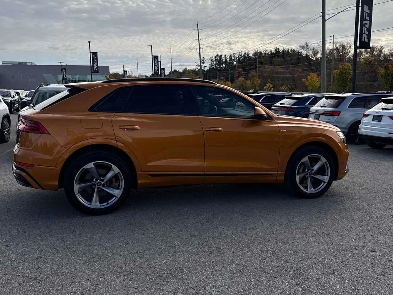 Audi Q8 * Technik * CARFAX * ЦЕНА ДО БГ, снимка 4 - Автомобили и джипове - 56648878