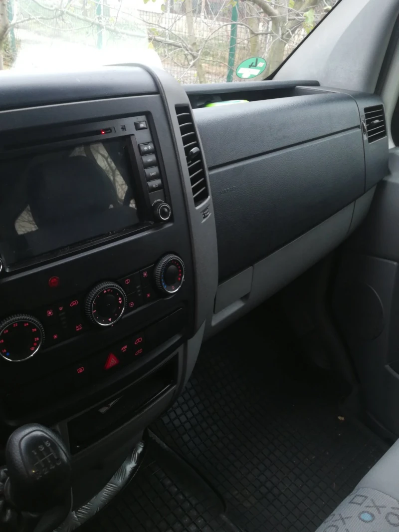 VW Crafter, снимка 6 - Бусове и автобуси - 52575287