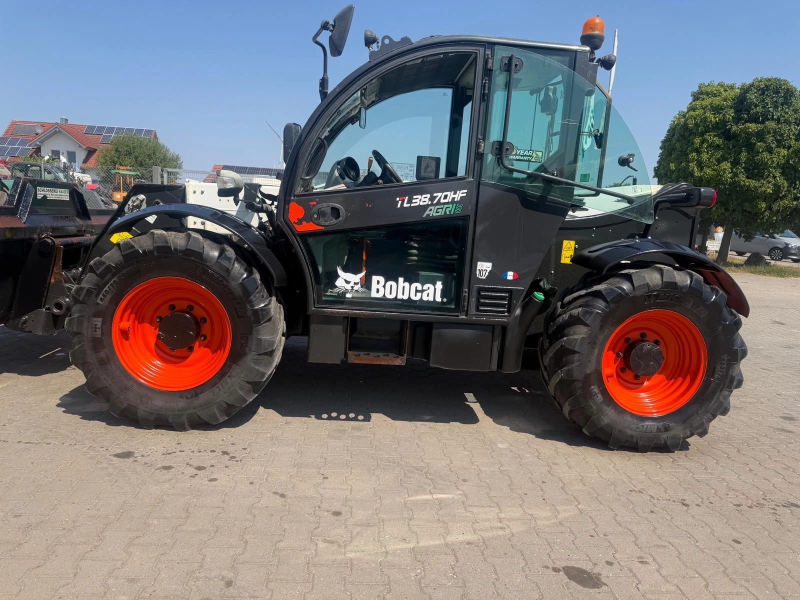 Телескопичен товарач Bobcat САМО 2000 ЧАСА TL 38.70 HIGH FLOW AGRI ЛИЗИНГ, снимка 2 - Селскостопанска техника - 55532171