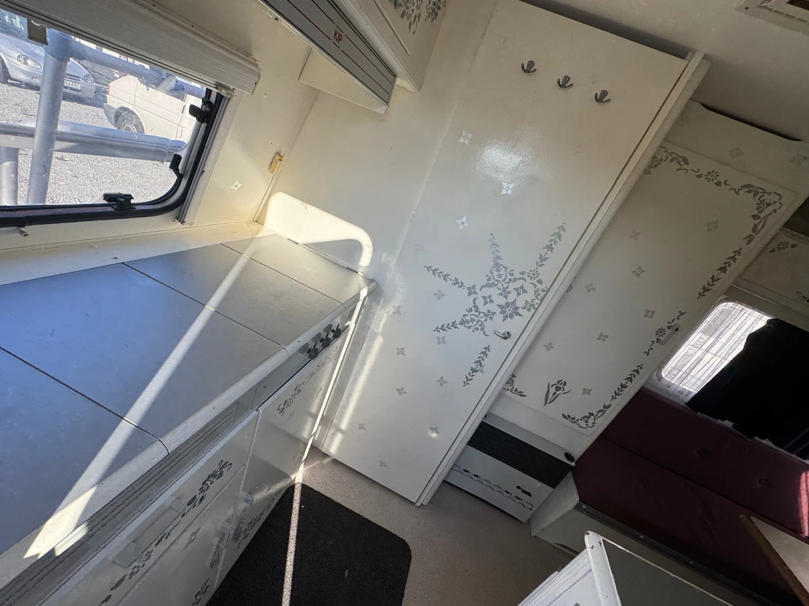 �������� KIP | Mobile.bg � ����������� 8