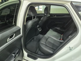 Kia K5 2.0* TRENDY* ПОДГРЕВ* КАМЕРА* КЕЙЛЕС* , снимка 17