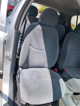 Обява за продажба на Toyota Yaris 1, 0 68 к.с. ~2 500 лв. - изображение 8