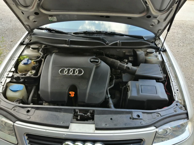 Audi A3 1.6 i, снимка 6 - Автомобили и джипове - 49469648