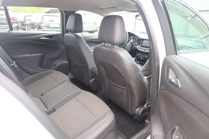 Opel Astra 1.6 CDTI Sports Tourer KeyGo LaneAssist #iCarbg, снимка 9 - Автомобили и джипове - 50389782