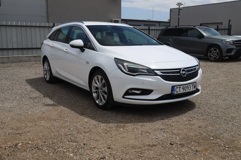 Opel Astra 1.6 CDTI Sports Tourer KeyGo LaneAssist #iCarbg, снимка 3 - Автомобили и джипове - 50389782