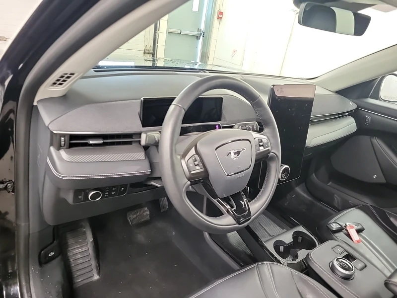 Ford Mustang Mach-E PREMIUM * * CARFAX * * АВТО КРЕДИТ * * , снимка 5 - Автомобили и джипове - 52418415