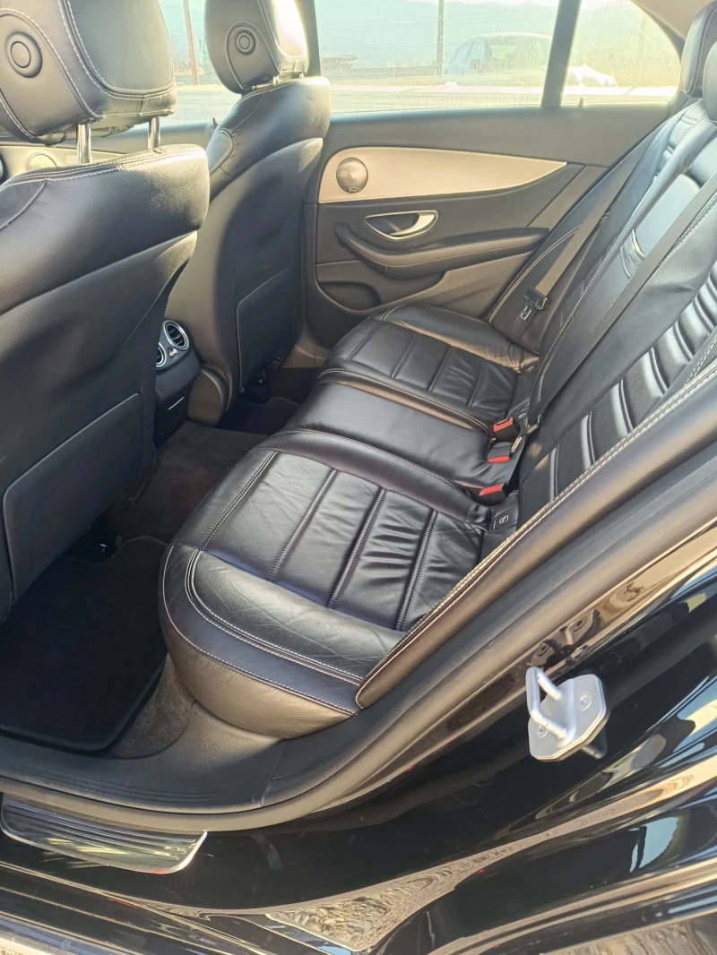 Mercedes-Benz E 220 W213 Digital, снимка 13 - Автомобили и джипове - 52802463