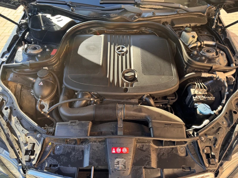 Mercedes-Benz E 220, снимка 13 - Автомобили и джипове - 52912964