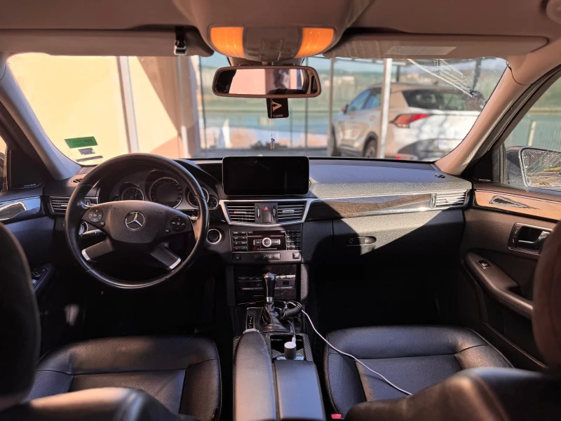 Mercedes-Benz E 220, снимка 6 - Автомобили и джипове - 52912964