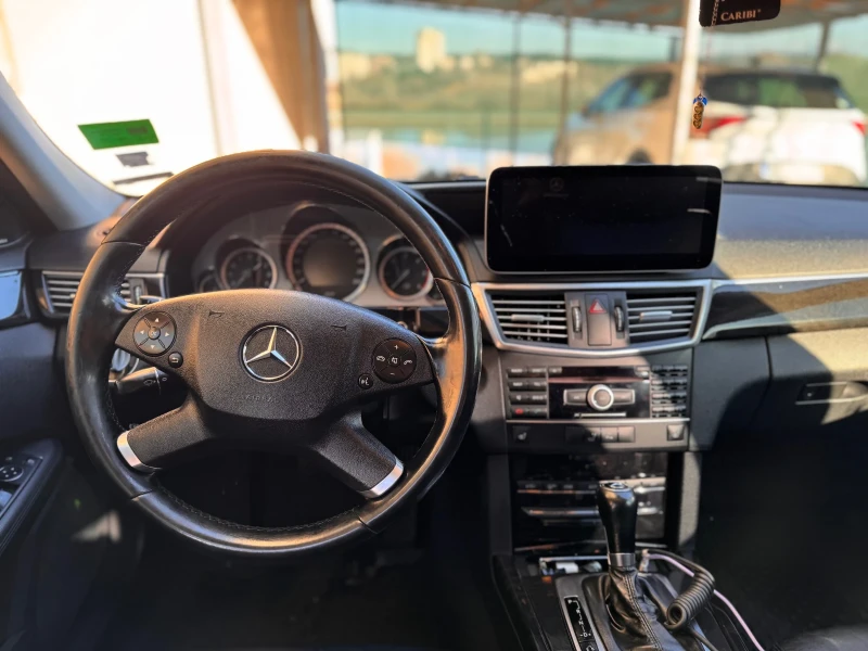 Mercedes-Benz E 220, снимка 7 - Автомобили и джипове - 52912964