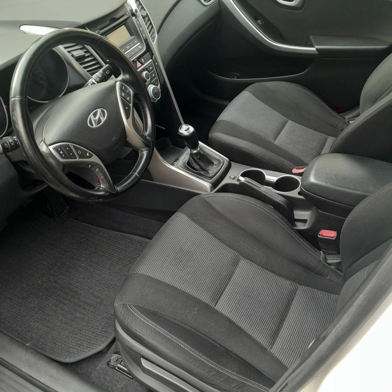 Hyundai I30 1.6 DOHC-120k.c. FACE LIFT, снимка 8 - Автомобили и джипове - 52975955