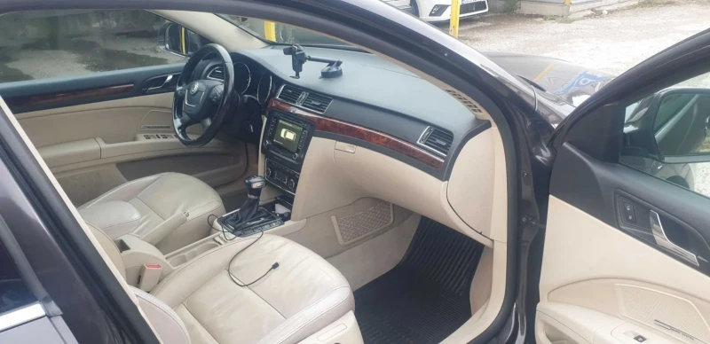 Skoda Superb 2.0 TDI ELEGANCE DSG 170 PS, снимка 9 - Автомобили и джипове - 52976099