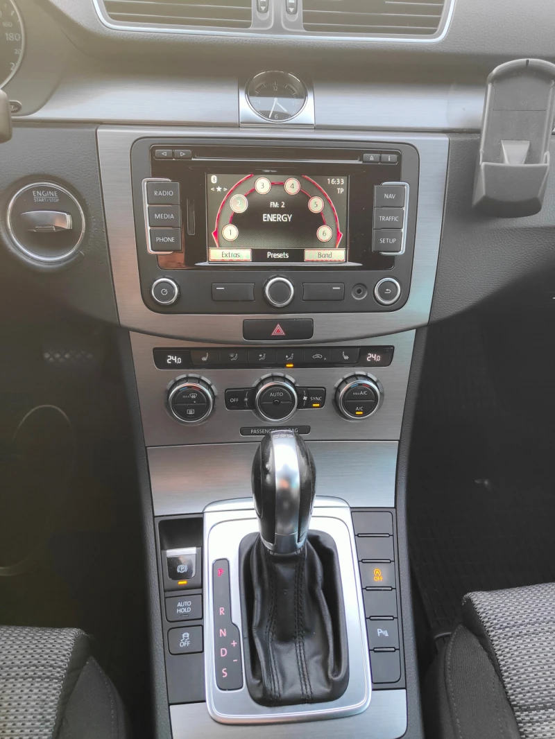 VW Passat 2.0 TDI DSG 140 к.с., снимка 10 - Автомобили и джипове - 53075770