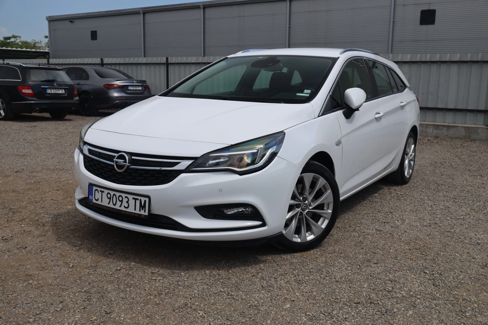 Opel Astra 1.6 CDTI Sports Tourer KeyGo LaneAssist #iCarbg, снимка 1