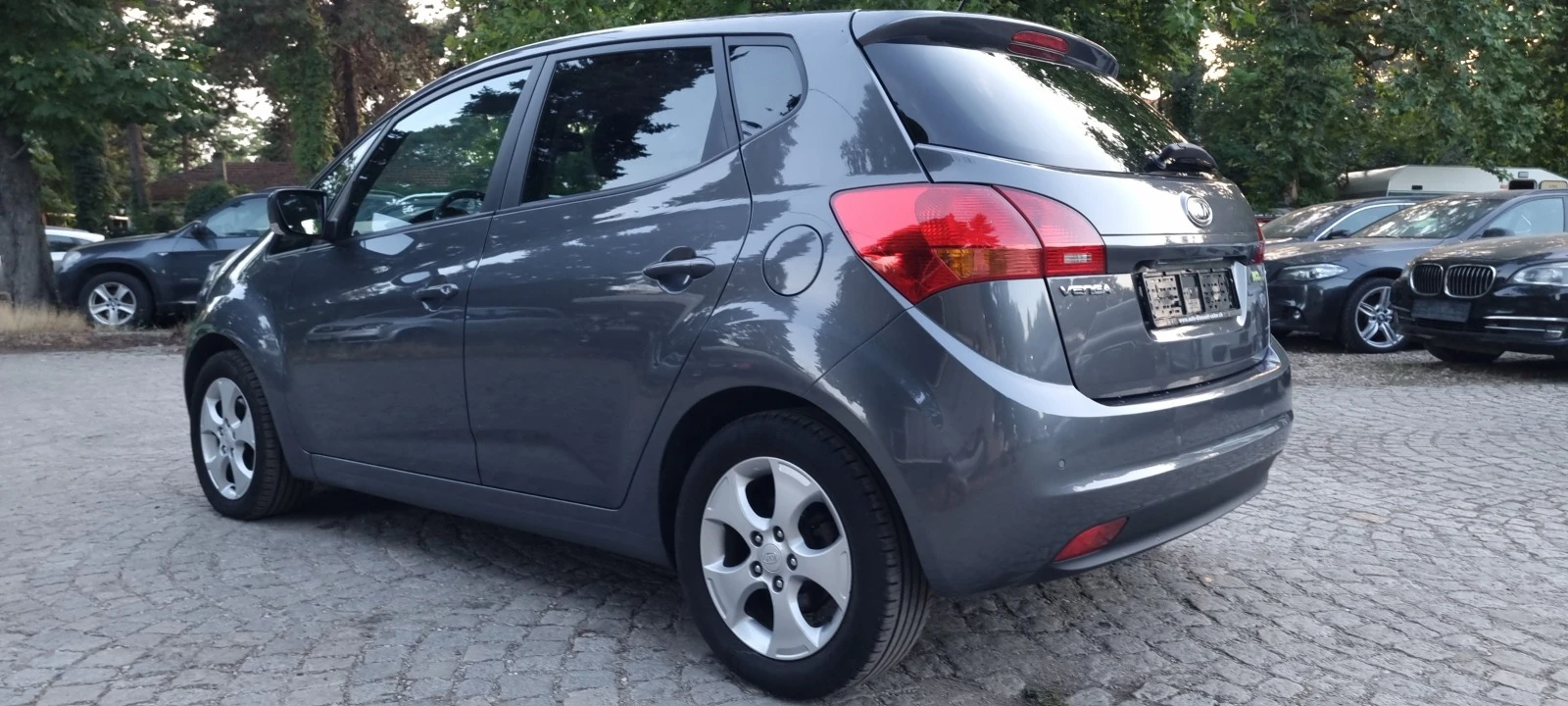 Kia Venga 1.6i * PREMIUM* * PANORAMA* * NAVI* * SWISS*  - изображение 7