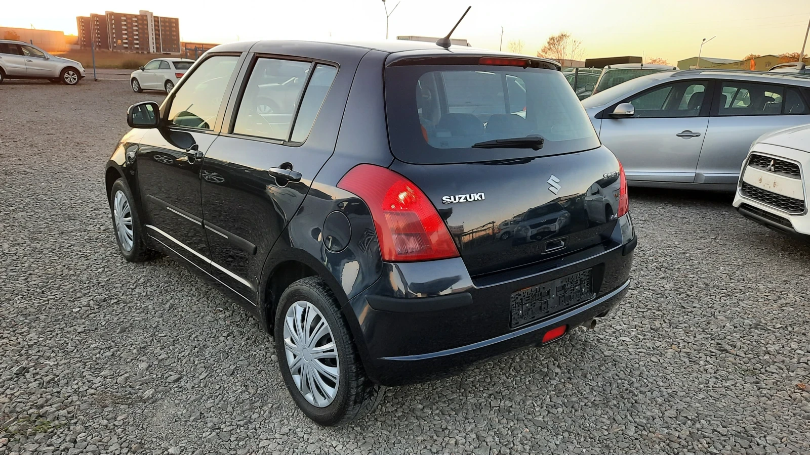 Suzuki Swift 1.3 * Бензин * 4х4 * Подгрев * 165х.км - изображение 5