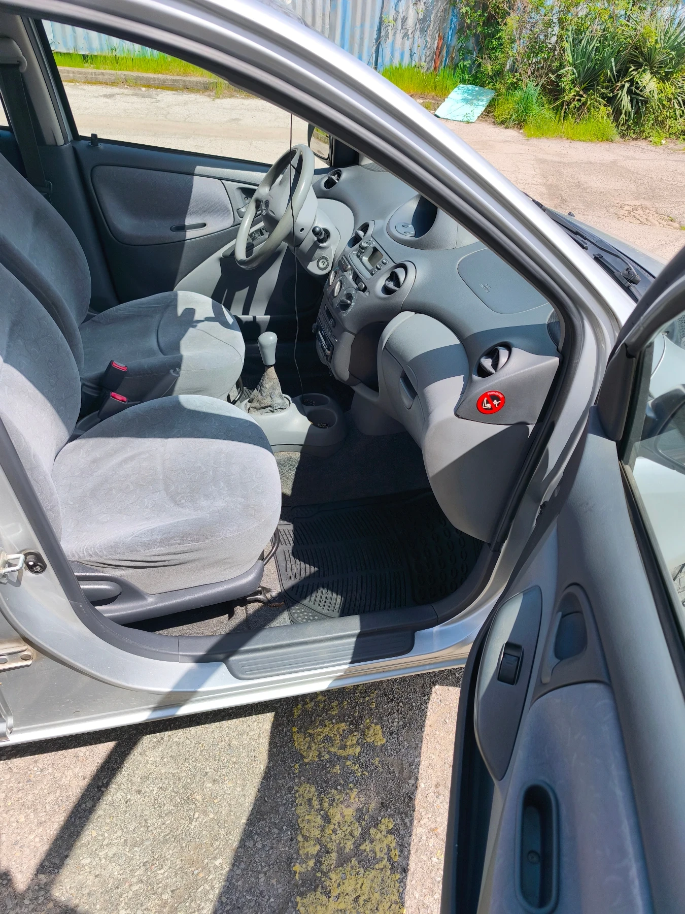 Toyota Yaris 1, 0 68 к.с. - изображение 8