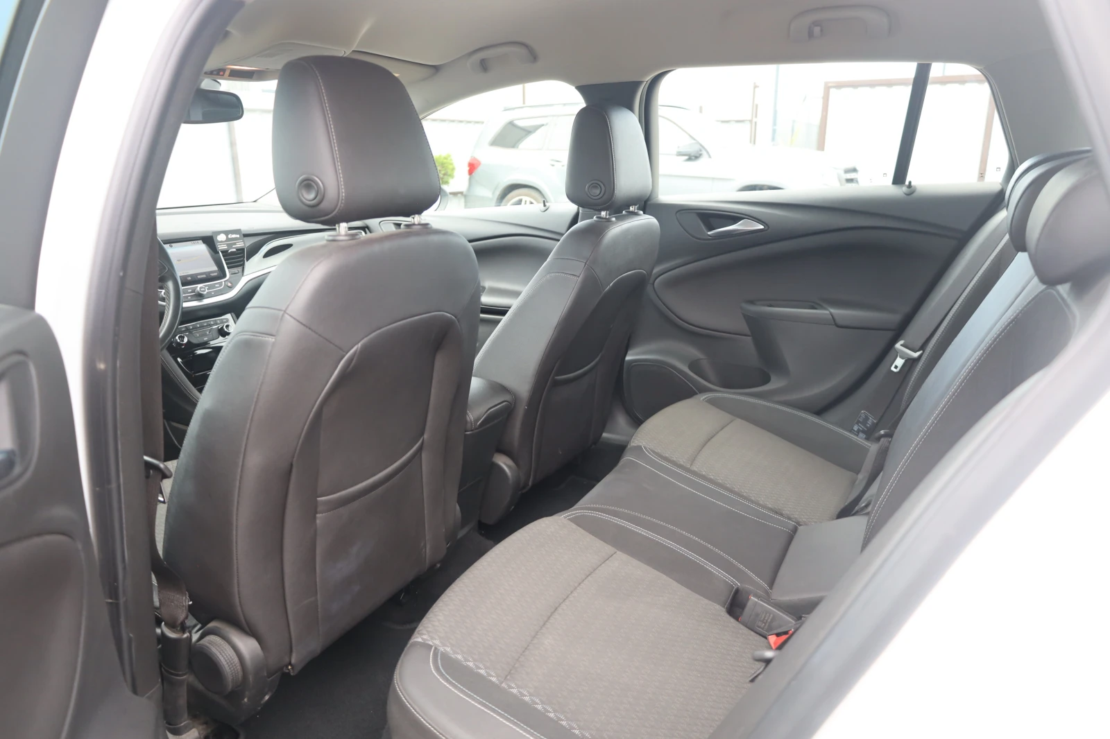 Opel Astra 1.6 CDTI Sports Tourer KeyGo LaneAssist #iCarbg | Mobile.bg   11