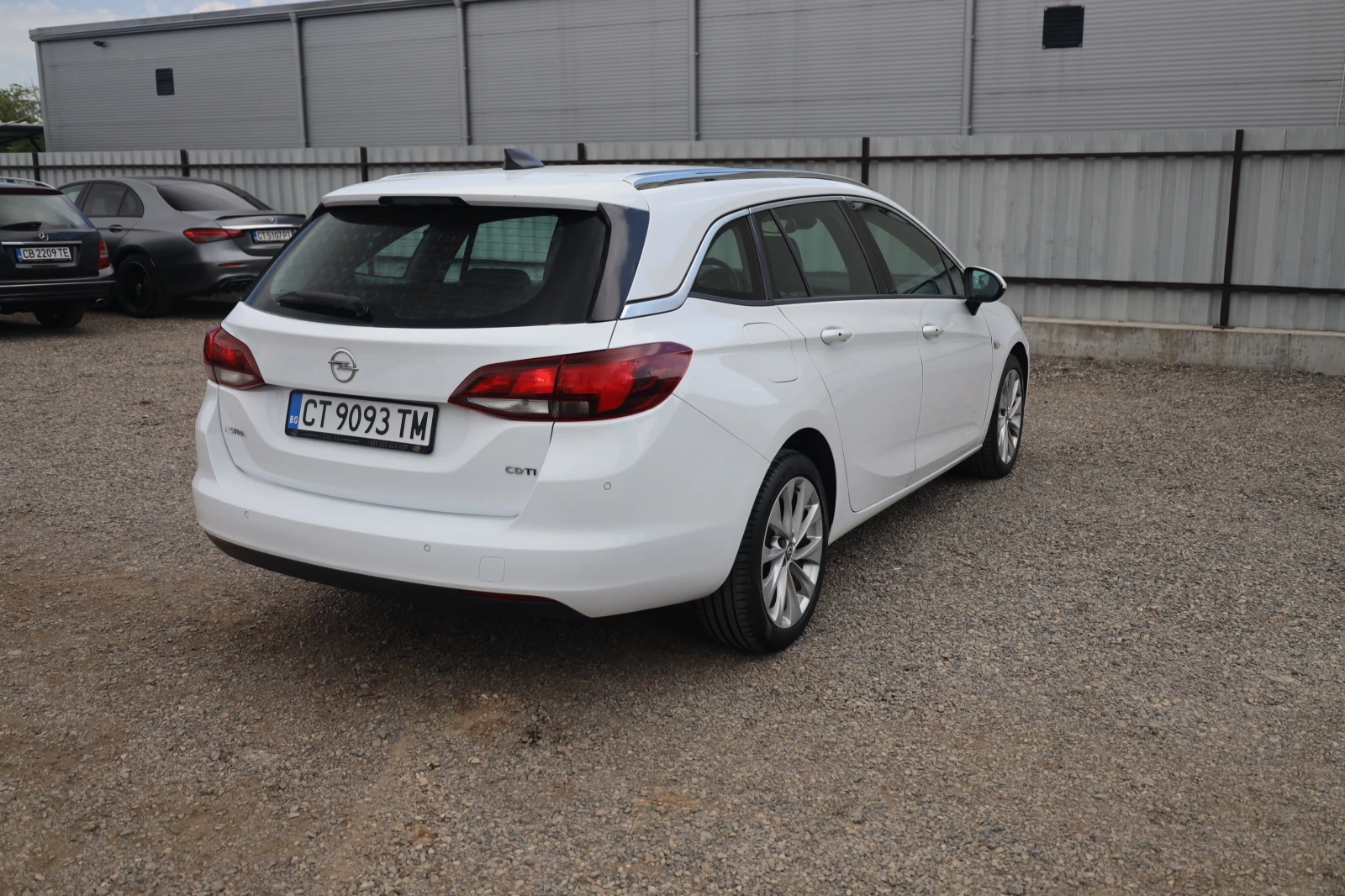Opel Astra 1.6 CDTI Sports Tourer KeyGo LaneAssist #iCarbg - изображение 4