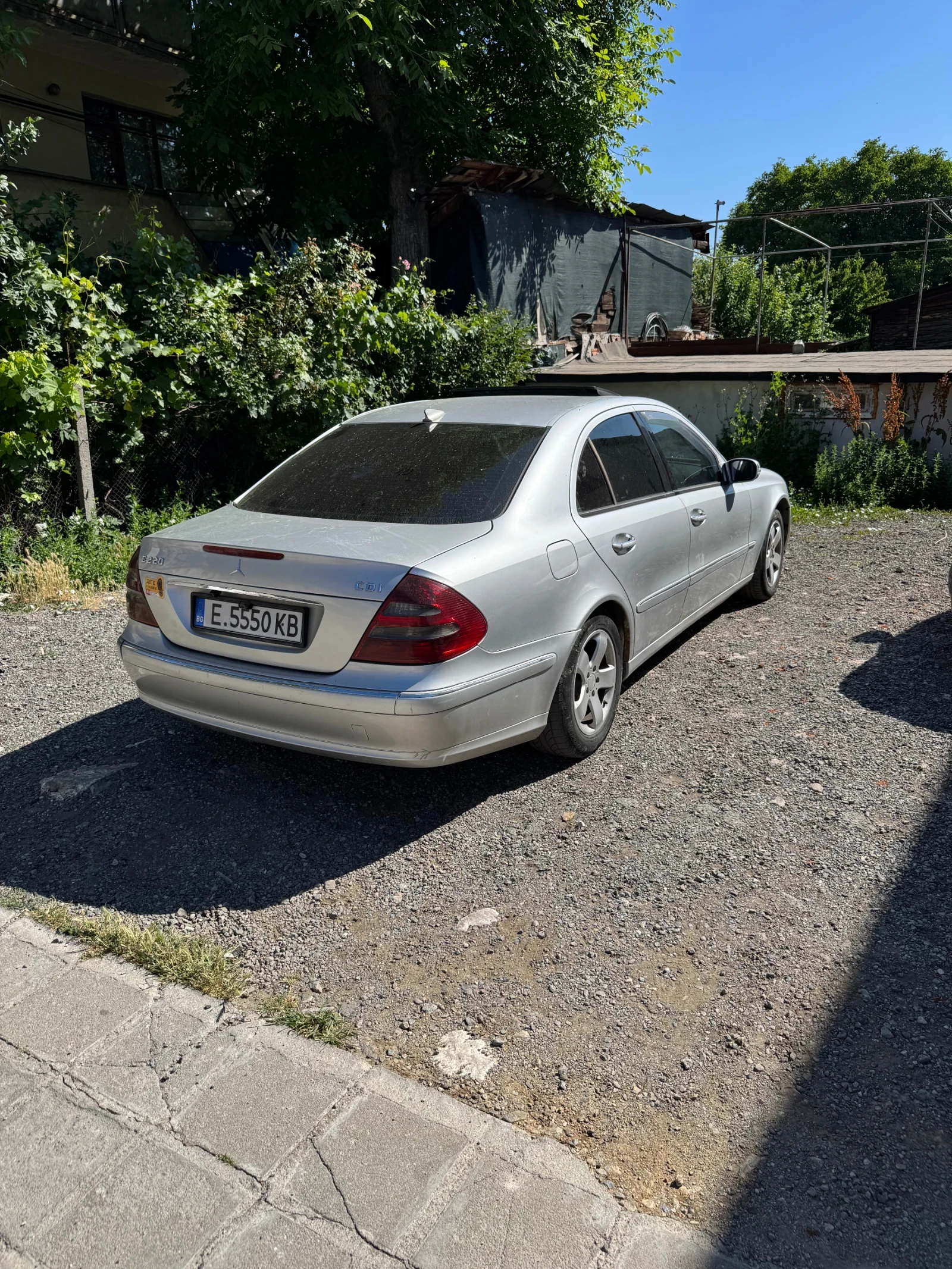Mercedes-Benz E 220  - изображение 3