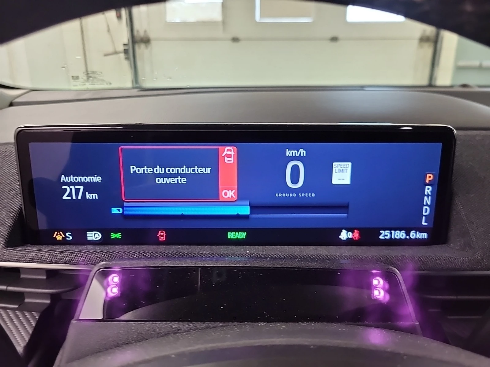 Ford Mustang Mach-E PREMIUM * * CARFAX * * АВТО КРЕДИТ * *  - изображение 7