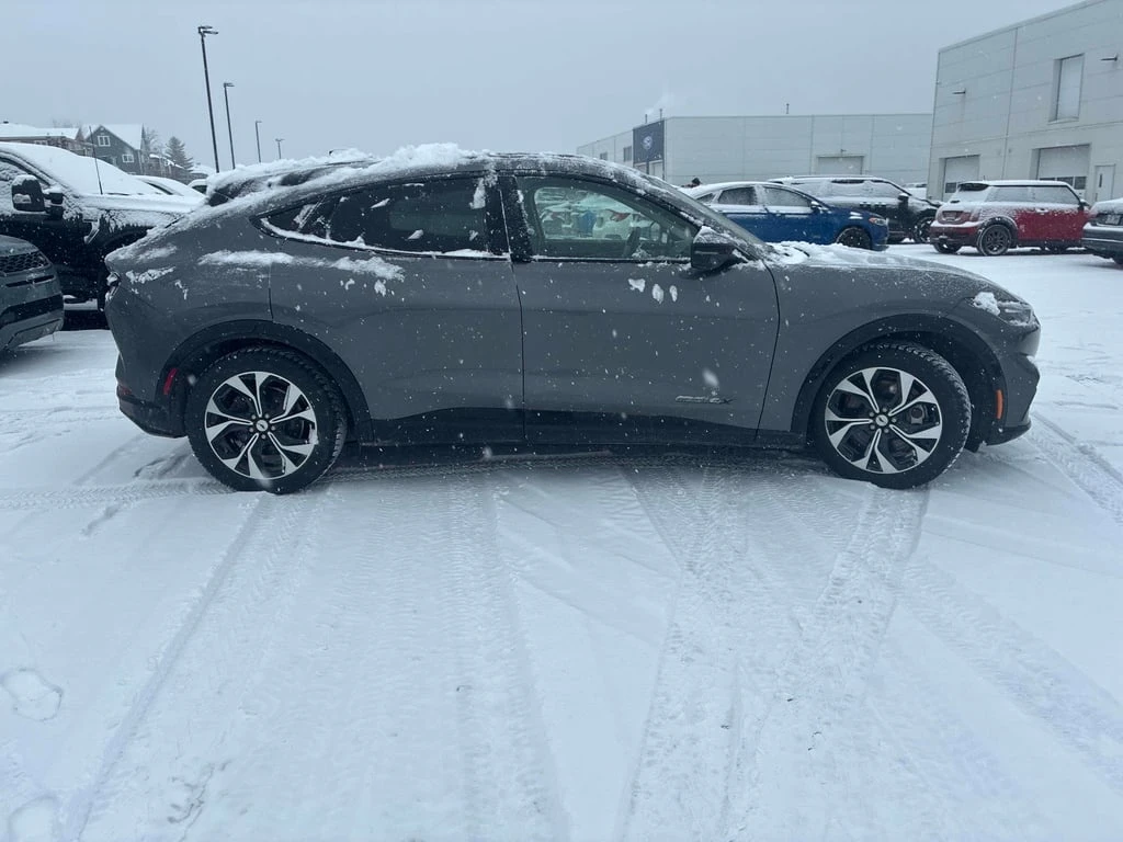 Ford Mustang Mach-E * Premium * CARFAX * БЕЗ ПЪРВОНАЧАЛНА ВНОСКА - изображение 3