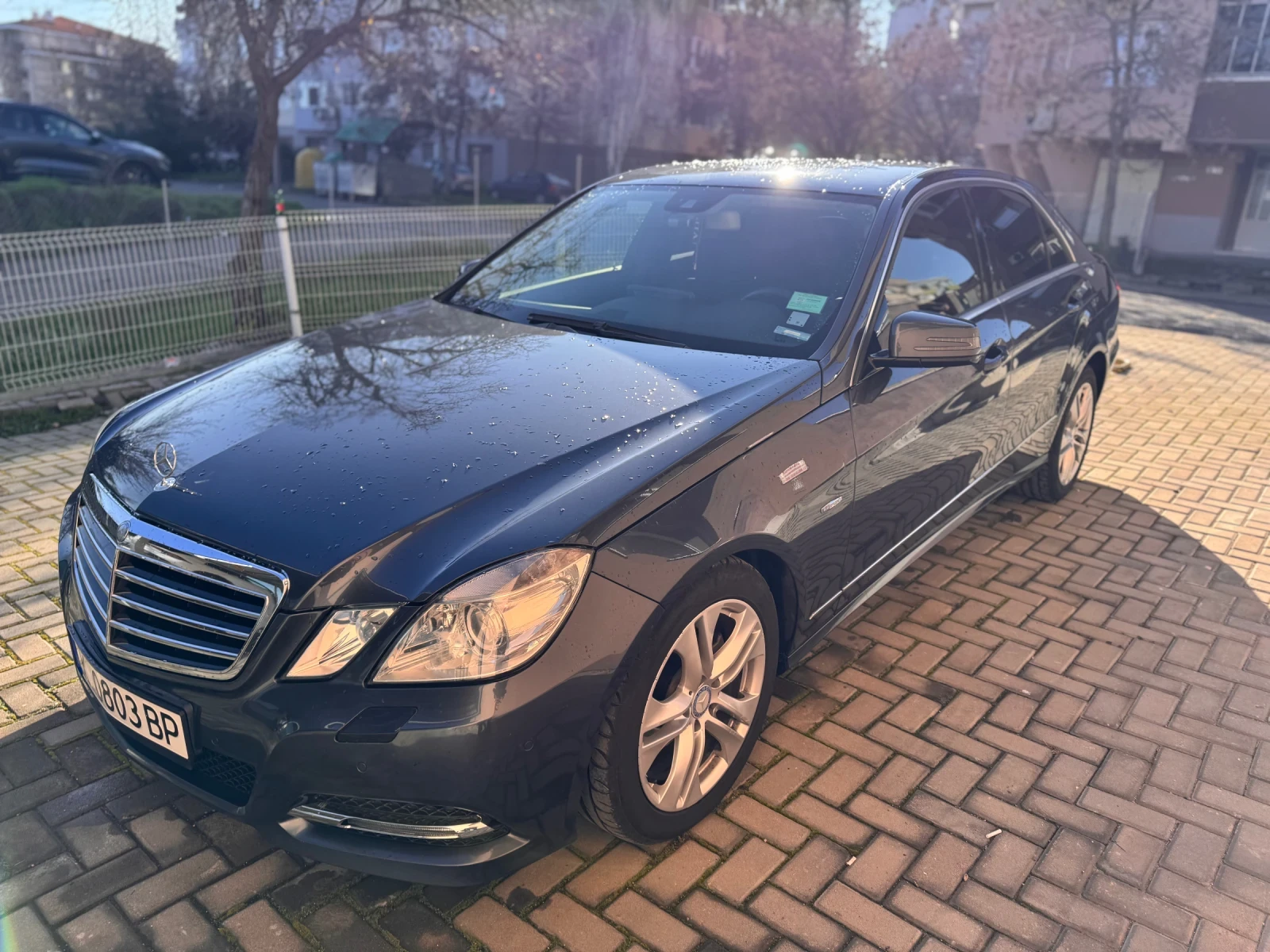 Mercedes-Benz E 220  - изображение 4