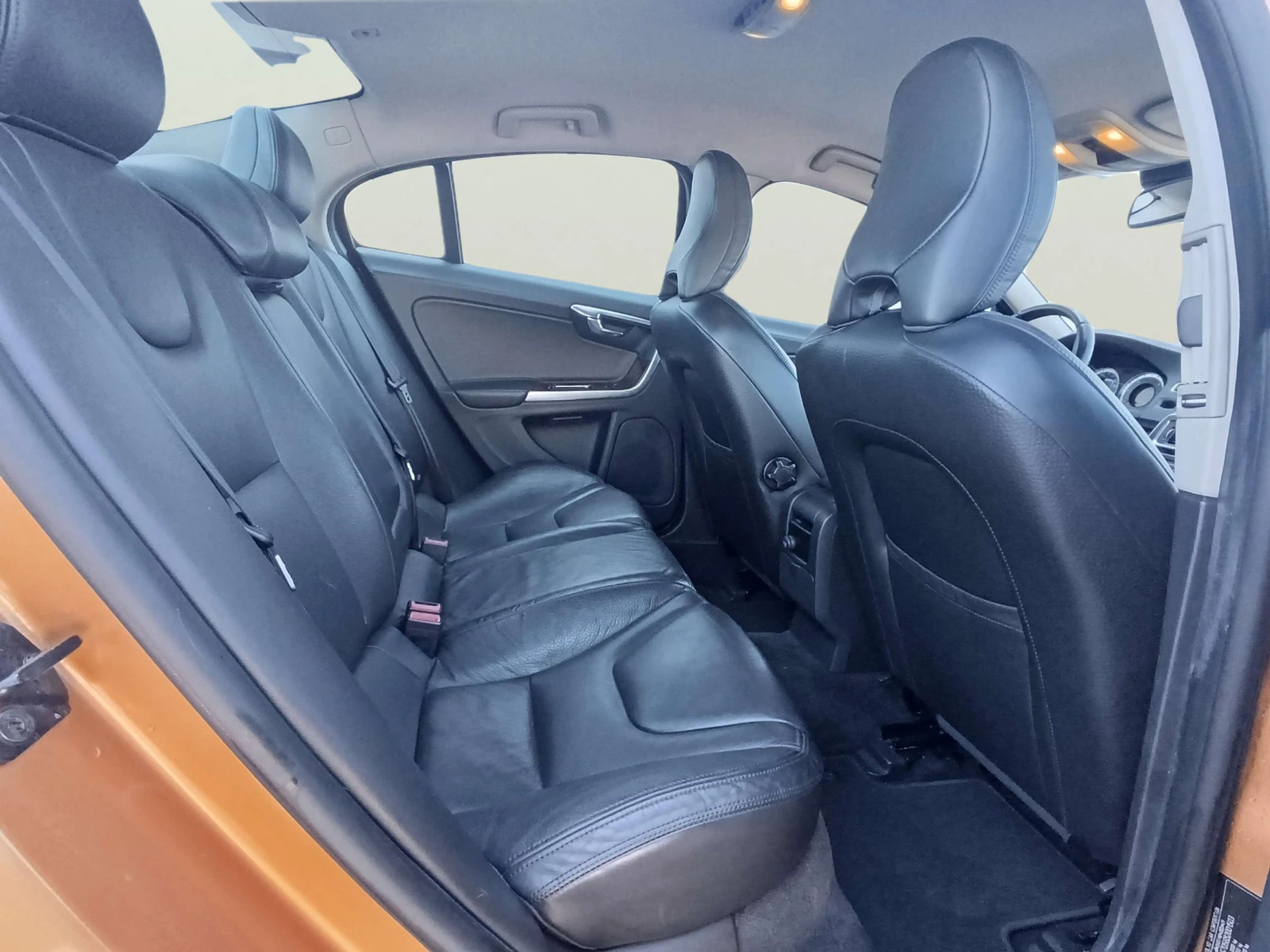 Volvo S60 2, 4, снимка 10 - Автомобили и джипове - 53892917