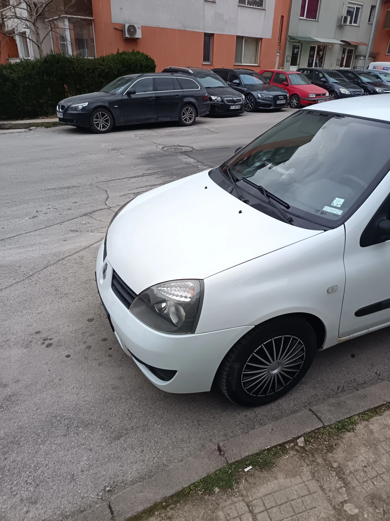 Renault Clio, снимка 3 - Автомобили и джипове - 53938293
