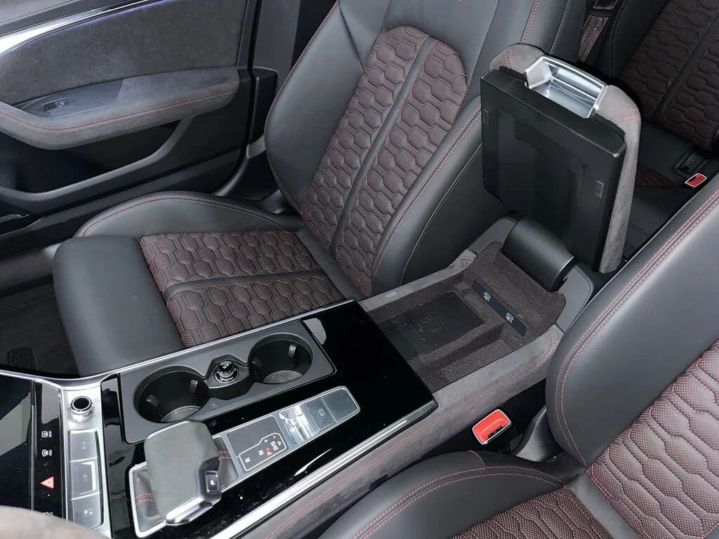 Audi Rs6 4.0Т* Performance* AвтоКредит * (ЦЕНА ДО БГ), снимка 14 - Автомобили и джипове - 54002848