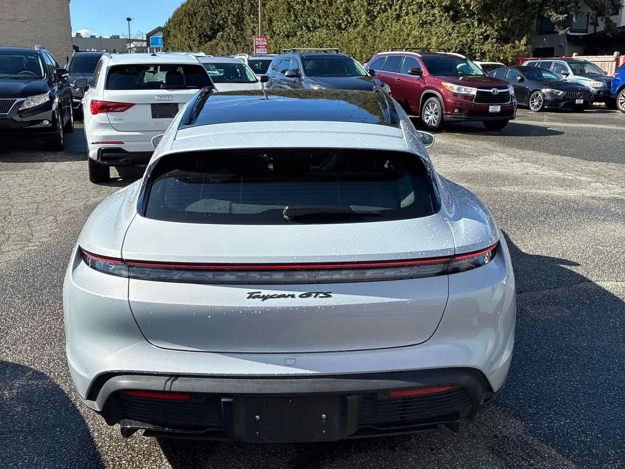 Porsche Taycan * GTS * CARFAX * BURMESTER * ОБДУХВАНЕ, снимка 4 - Автомобили и джипове - 54105969