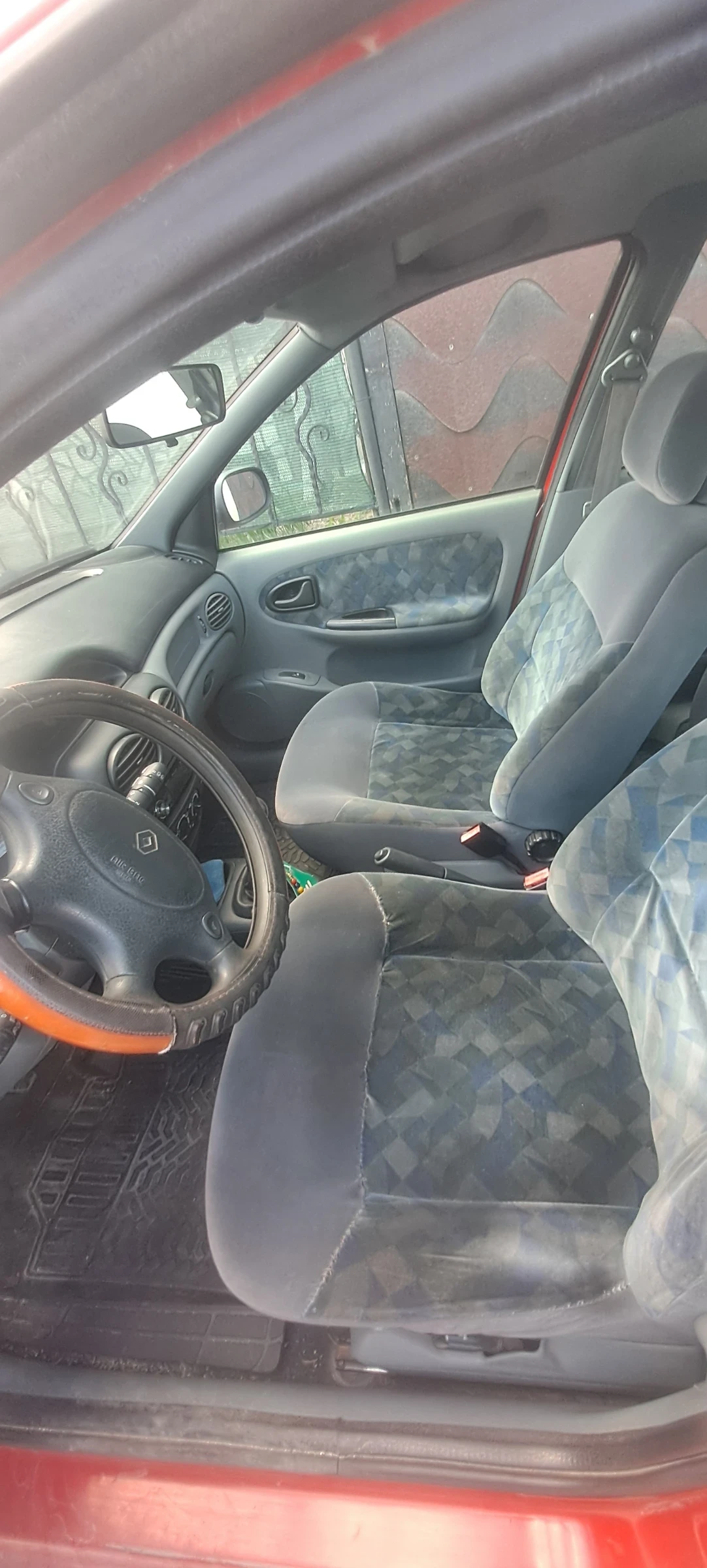 Renault Megane 1.6, снимка 6 - Автомобили и джипове - 54294531