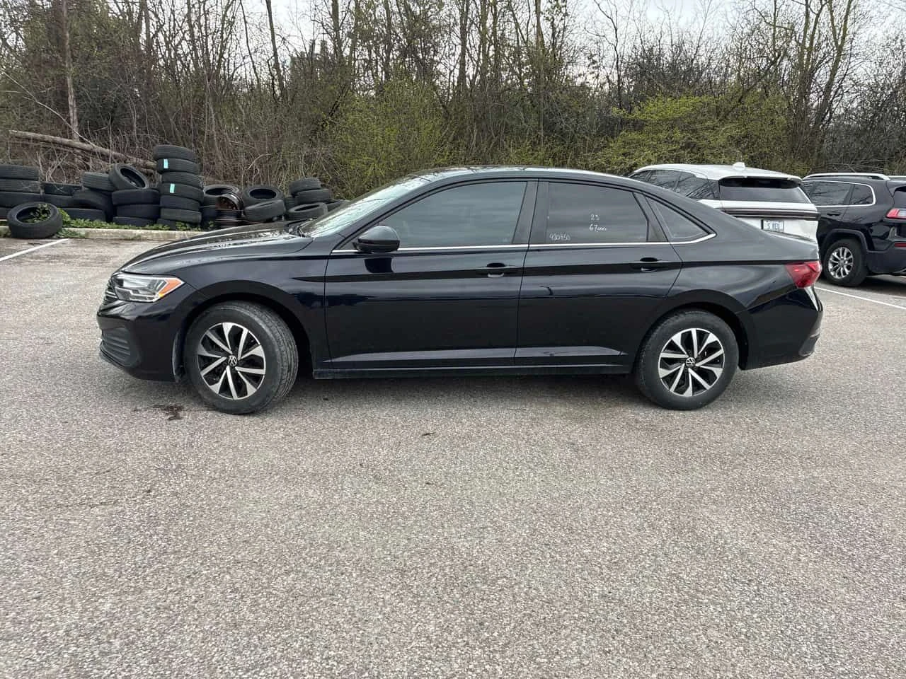 VW Jetta * Trendline * CARFAX * БЕЗ ПЪРВОНАЧАЛНА ВНОСКА, снимка 2 - Автомобили и джипове - 54760702